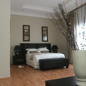 Camera standard con letto king size